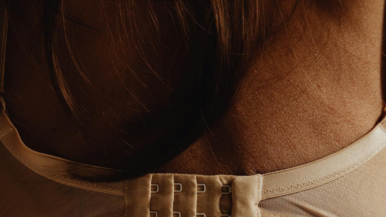 The role of a professional bra fitter